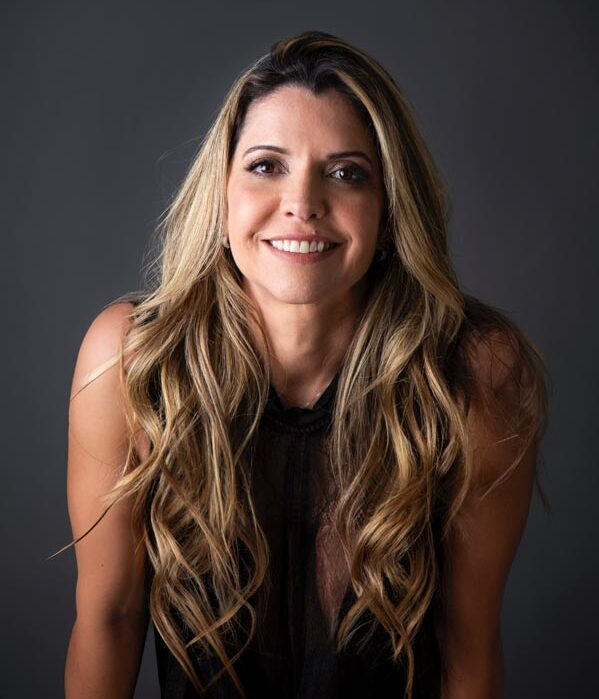 Luciane Lopes Simões